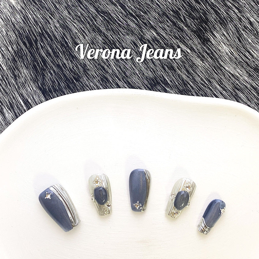 Verona Jeans | AT YOUR FINGERTIPS